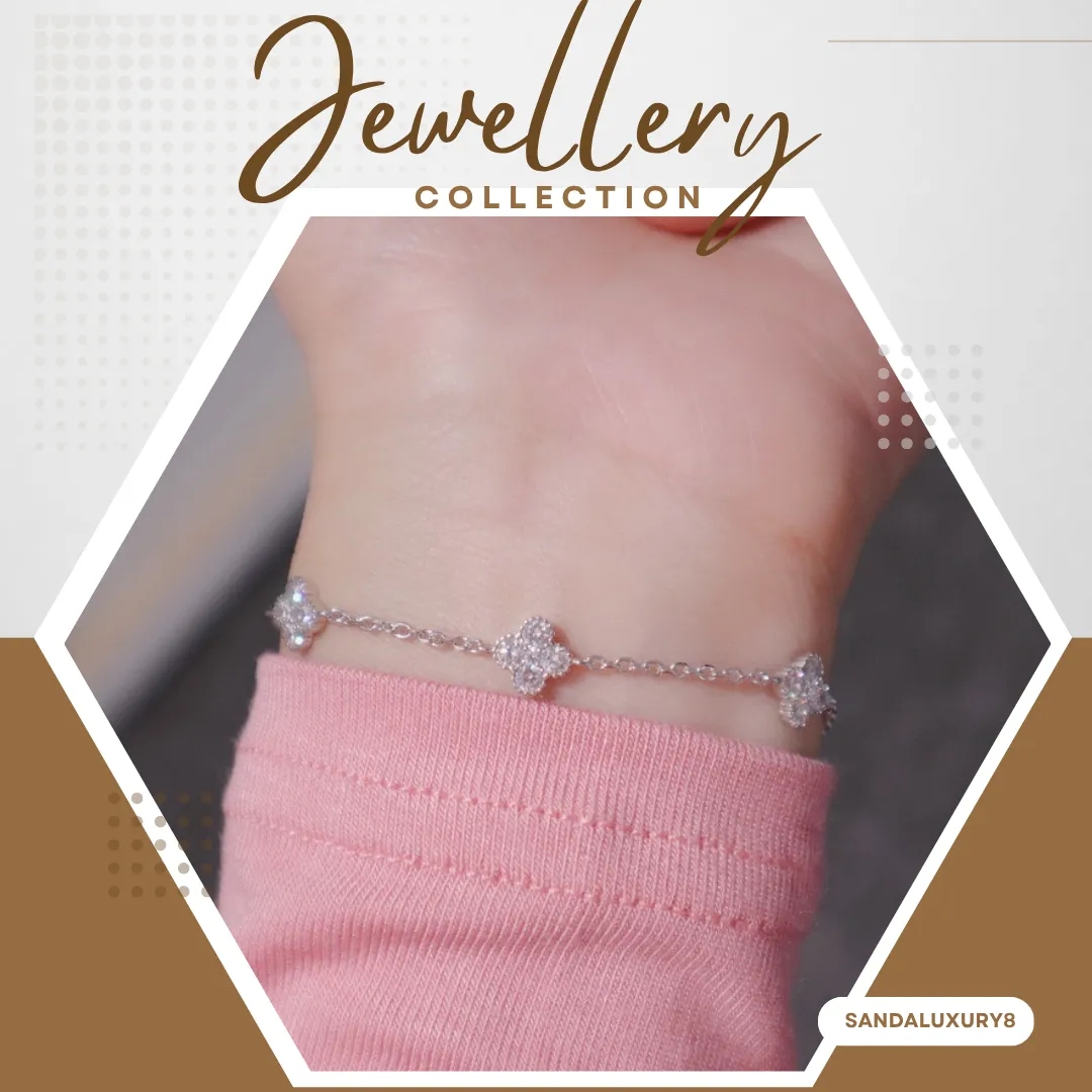 Luxury Clover Bracelet - image 1