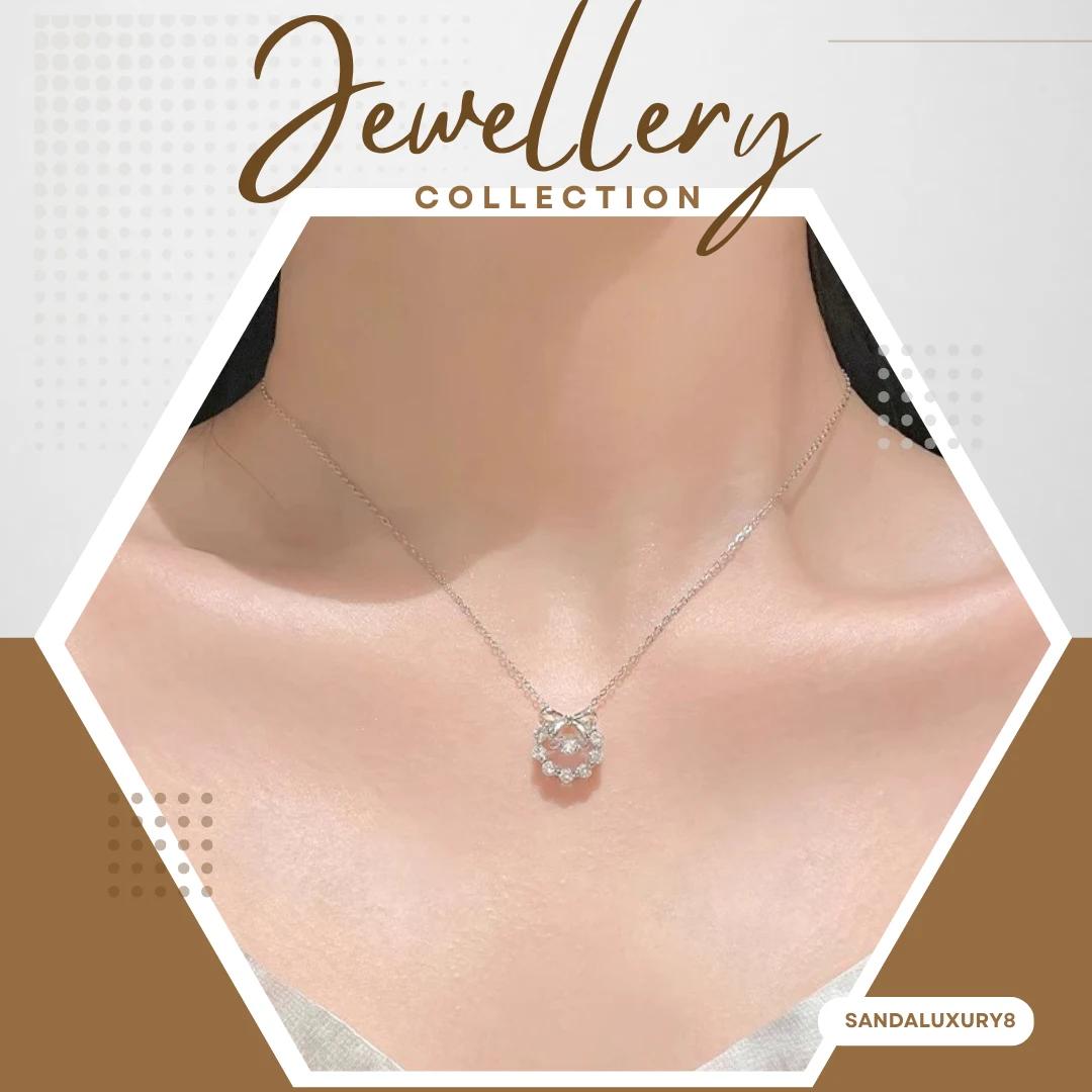 Silver Wreath Necklace